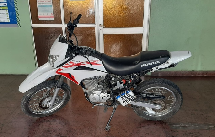 Circulaban en una moto robada y los detuvieron en La Plata