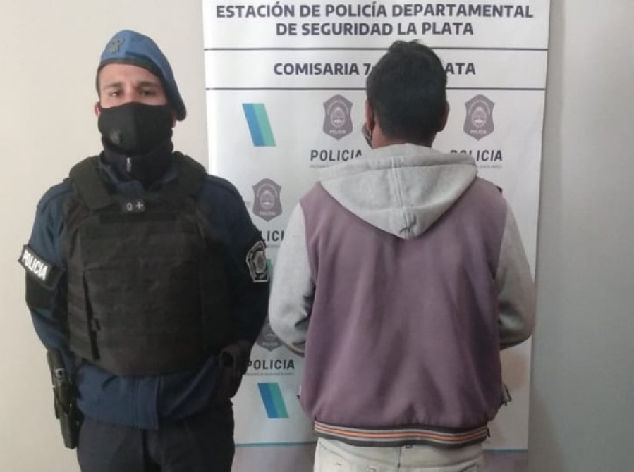 Mecánico circulaba con un auto robado y fue detenido en La Plata
